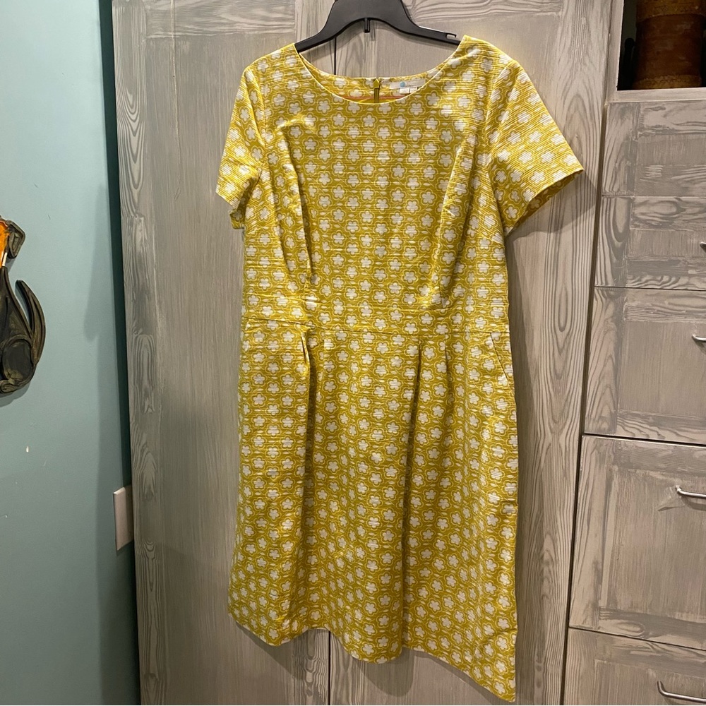 Women’s Boden Shift Dress Size 16 Yellow and White